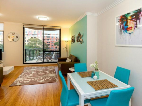 Thriving city location, dining hub near CBD, Sydney
